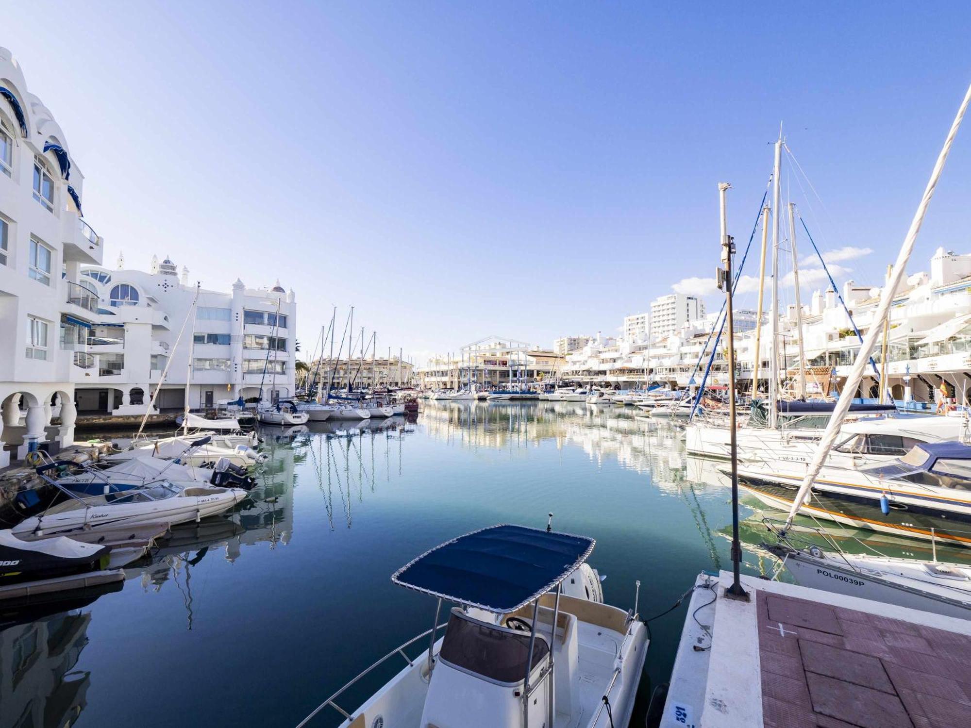 Mshome Puerto Marina Exclusive ベナルマデナ エクステリア 写真